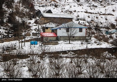 بارش برف در روستای لشکان - گیلان