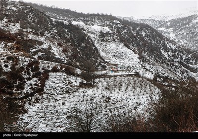 بارش برف در روستای لشکان - گیلان