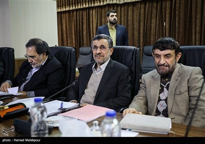 محمود احمدی‌نژاد در جلسه مجمع تشخیص مصلحت نظام