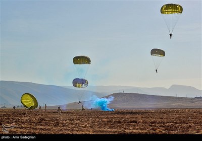 رزمایش ترکیبی تیپ‌های 55 هوابرد و 37 زرهی ارتش- شیراز