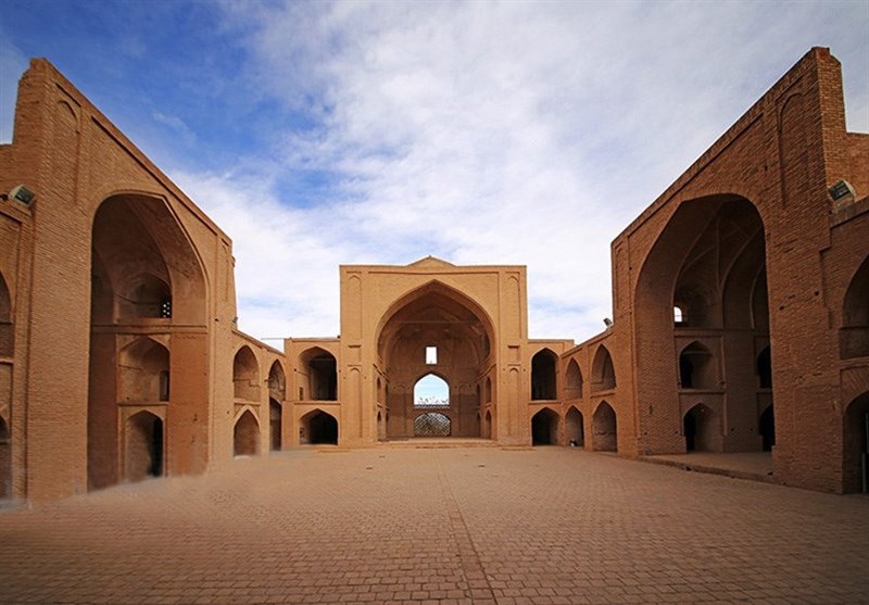 طرح بازآفرینی مسجد جامع اردستان در معرض خطر قرار دارد