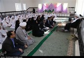 یزد| مدارس حضرت زینب(س) را به عنوان الگوی زندگی به دانش آموزان معرفی کنند