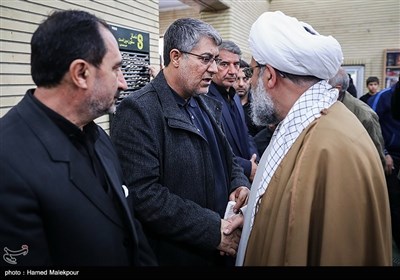 برادر سپهبد شهید قاسم سلیمانی در مراسم سوگواری در مسجد امیرالمؤمنین شهرک شهید دقایقی تهران