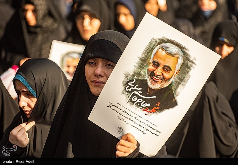 قیام ‌‌مردم ‌شهرستان‌های استان تهران علیه اقدام جنایتکارانه آمریکا / ‌همه ‌سردار سلیمانی می‌شویم+فیلم