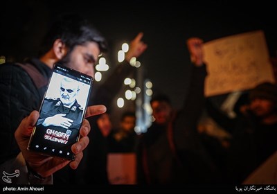 تجمع اعتراضی دانشجویان تهران در مقابل سفارت سوئیس