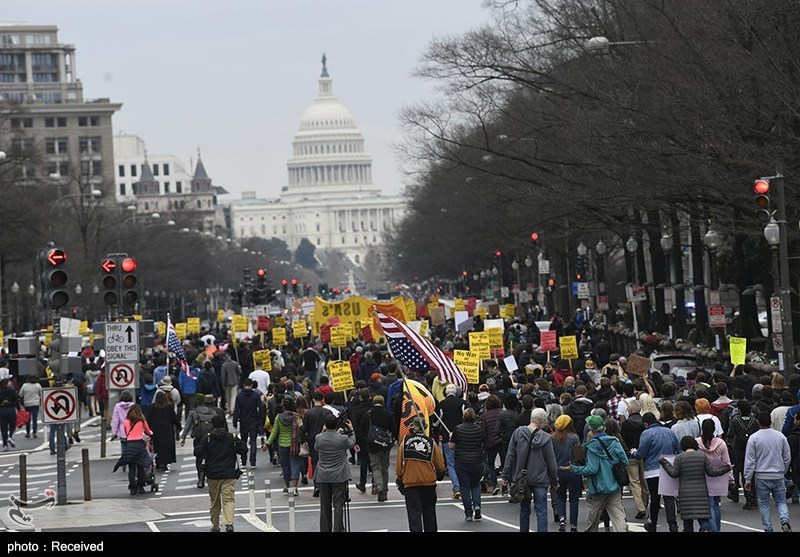تظاهرات مردم آمریکا علیه سیاست های جنگ طلبانه ترامپ