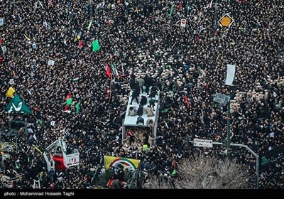 مشهد مقدس میں جنرل قاسم سلیمانی اور ابو مہدی المہندس کی عظیم الشان تشییع