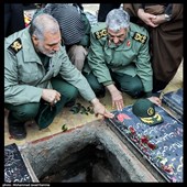 سردار عزیز جعفری در محل خاکسپاری شهید سردار قاسم سلیمانی -گلزار شهدای کرمان