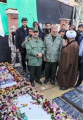 سردار عزیز جعفری در محل خاکسپاری شهید سردار قاسم سلیمانی -گلزار شهدای کرمان