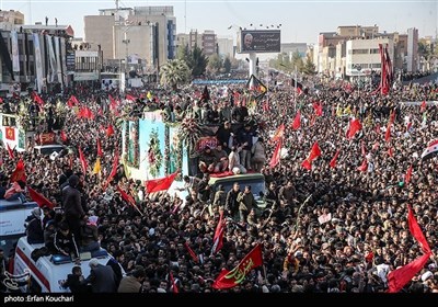 کرمان میں شہید جنرل قاسم سلیمانی کی پرشکوہ تشییع جنازہ کی تصویری جھلکیاں