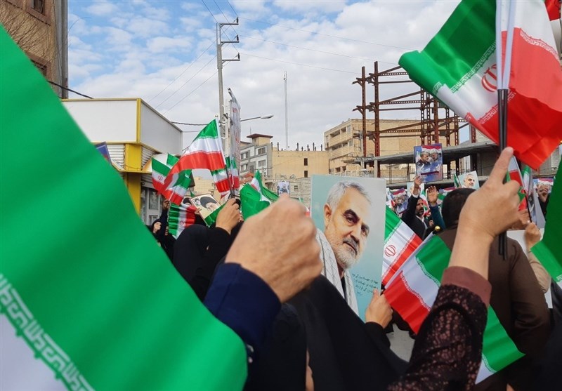 Iranians Celebrate IRGC’s Missile Attack on US Base (+Video)