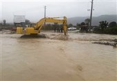 آبگرفتگی شدید معابر شهر بندرعباس در پی بارش های سیل آسا + فیلم