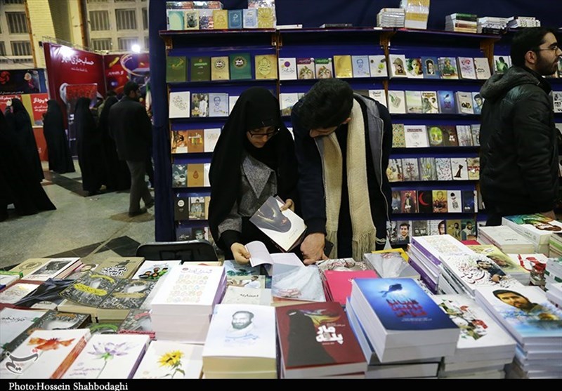 هر فروشگاه کتاب در مشهد یک نمایشگاه کتاب می‌شود