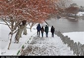 مدارس استان مرکزی به دلیل سرما و بارش برف با تاخیر آغاز به کار می‌کنند