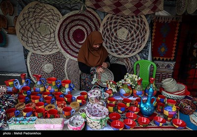 در حاشیه برگزاری جشنواره گل نرگس نمایشگاه صنایع دستی، نشست های علمی و تخصصی گل نرگس، کارگاه آموزشی و برنامه های آیینی