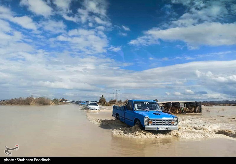 Flooding Prompts Road, School Closures in SE Iran (+Video)