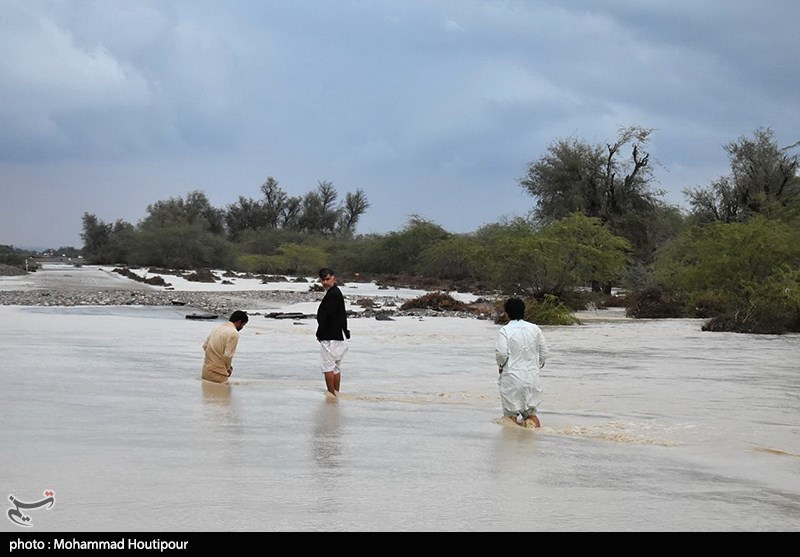 سیستان و بلوچستان| 6 نفر گرفتار در سیلاب «زرآباد» با بالگرد ارتش نجات یافتند
