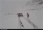 بارش برف سنگین در لرستان/ راه ارتباطی 1050 روستا مسدود شد