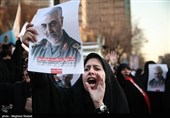 کرمانی‌ها در حمایت از اقتدار و صلابت نظام راهپیمایی کردند + فیلم