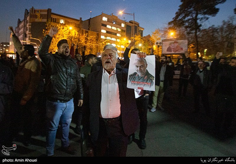 راهپیمایی مردم مشهد در ابراز همدردی با شهدای سانحه هواپیما + تصویر