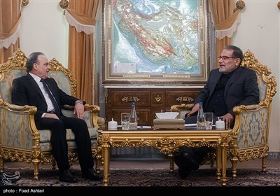 دیدار علی شمخانی دبیر شورای عالی امنیت ملی کشور و عماد خمیس نخست وزیر سوریه