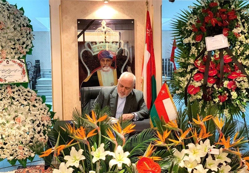 حضور ظریف در سفارت عمان برای امضای دفتر یادبود سلطان قابوس