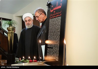 حضور حجت‌الاسلام حسن روحانی رئیس جمهور برای امضای دفتر یادبود جانباختگان حادثه سقوط هواپیمای اوکراینی