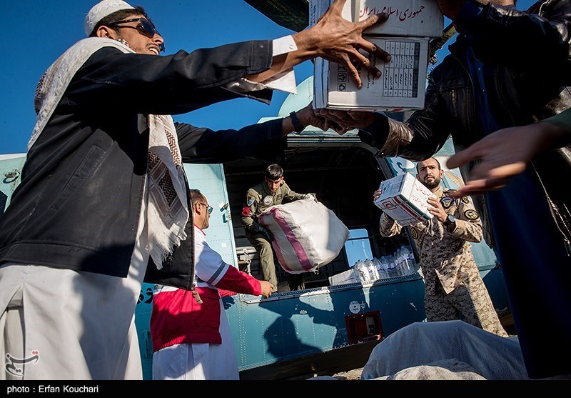 یک تریلی اقلام کمکی از سوی بسیج سازندگی استان فارس به مناطق سیل‌زده اعزام شد
