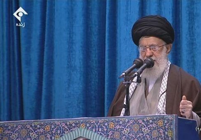 الإمام الخامنئی: الیوم الذی دکت فیه صواریخ حرس الثورة القاعدة الأمریکیة هو من أیام الله