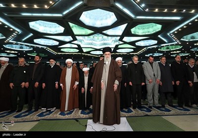 صلاة الجمعة في طهران بإمامة الامام الخامنئي