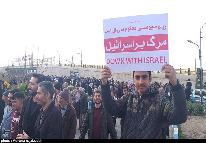 برپایی راهپیمایی در حمایت از سپاه پاسداران در کاشان به روایت تصویر