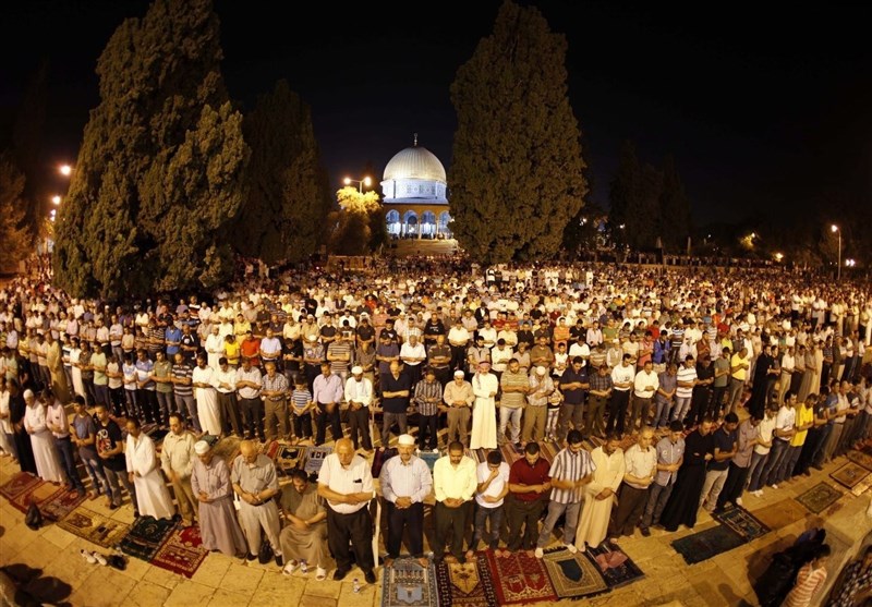 شرکت هزاران فلسطینی در پویش «فجرعظیم» در مسجدالاقصی و مساجد دیگر