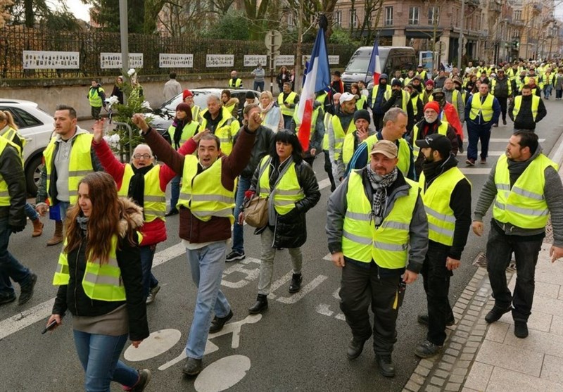 ‘Yellow Vests’ Continue Protests against Pension Reforms in French Capital (+Video)