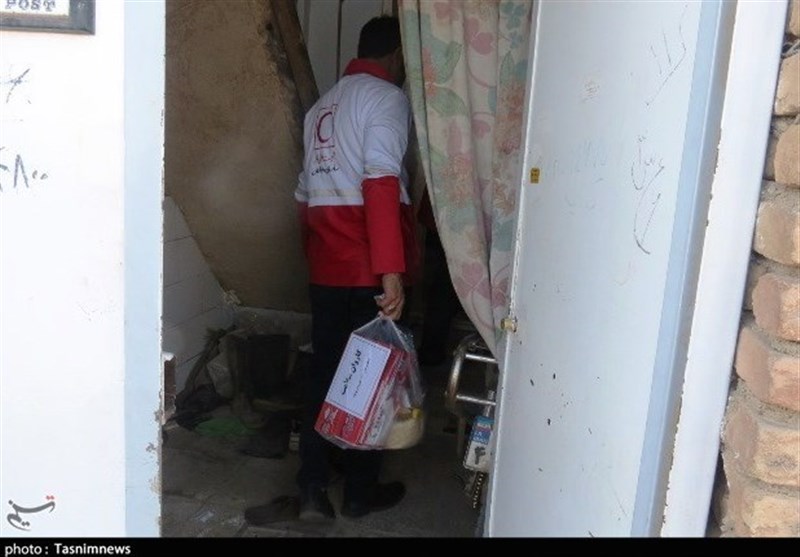 امداد‌رسانی زمینی و هوایی هلال احمر به سیل‌زدگان هرمزگان/ برپایی 10 کمپ اسکان موقت‌ + فیلم