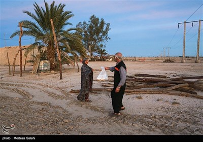 موکب عشاق الحسین (ع) مبارکه اصفهان در مناطق سیل زده سیستان وبلوچستان