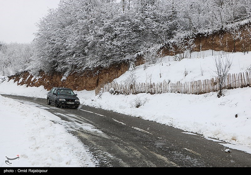 بارش برف و باران در جاده‌های 8 استان