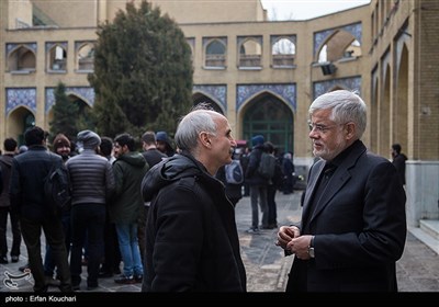 محمدرضا عارف نماینده مردم تهران در مجلس شورای اسلامی در مراسم یادبود شهدای دانشگاه شریف در سقوط هواپیمای اوکراینی