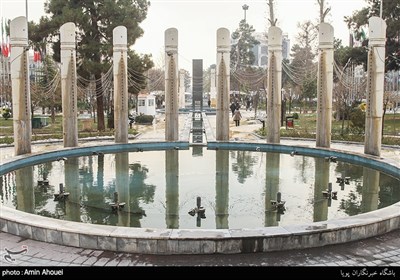 میدان هفت حوض، حدفاصل خیابان بهمن شرقی و مهران­پور، خیابان مدائن، چمن غربی و شرقی و خیابان سروان بختیاری واقع شده است