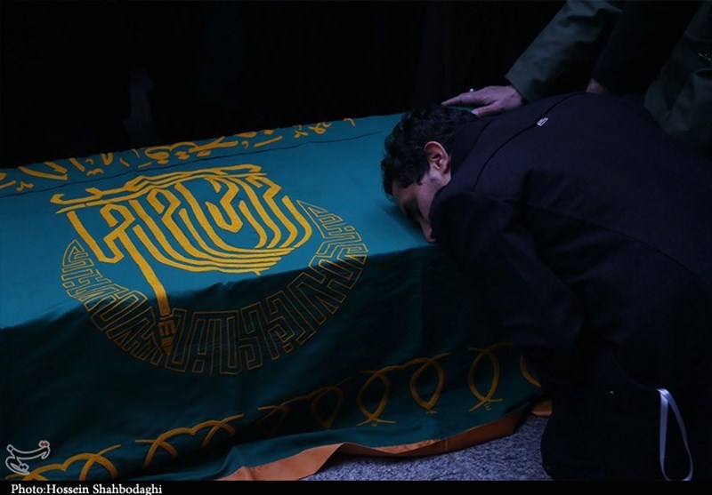 پیکر 12 شهید مدافع حرم در قم به خاک سپرده شد