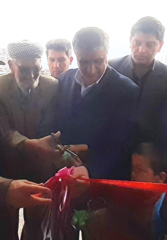 وزیر راه دو هزار و سیصدو بیستمین واحدمسکونی سیل‌زدگان گلستانی را افتتاح کرد