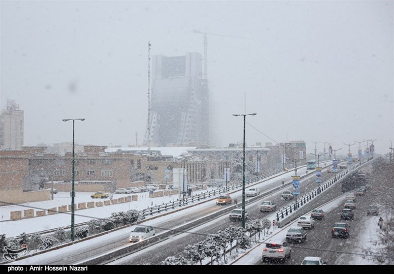 بارش برف و باران در برخی محورها