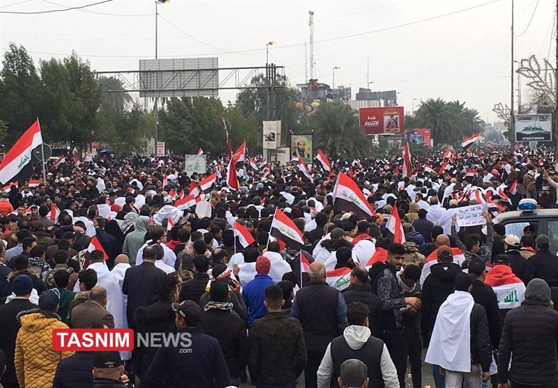 جمعه استقلال و حاکمیت عراق|تظاهرات میلیونی علیه آمریکا/ مردم: خواسته اصلی ما اخراج نظامیان اشغالگر است+فیلم و تصاویر
