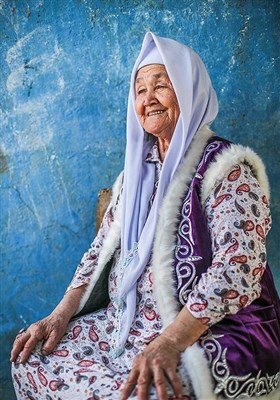 قزاق محله شهر گنبد تقریبا در بیرون شهر گنبد و در کنار رودخانه "گرگان رود" می باشد، به همین جهت از طرف ترکمن ها به چای بویین(کنار رودخانه )معروف شده است.قزاق محله چای بویین را می توان جزء محله های قدیمی گنبد نامید.