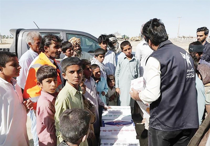 ‌وضعیت بحرانی در مناطق سیل‌زده سیستان‌ و بلوچستان / قرارگاه جهادی دانشگاه آزاد‌ به کمک مردم ‌شتافت