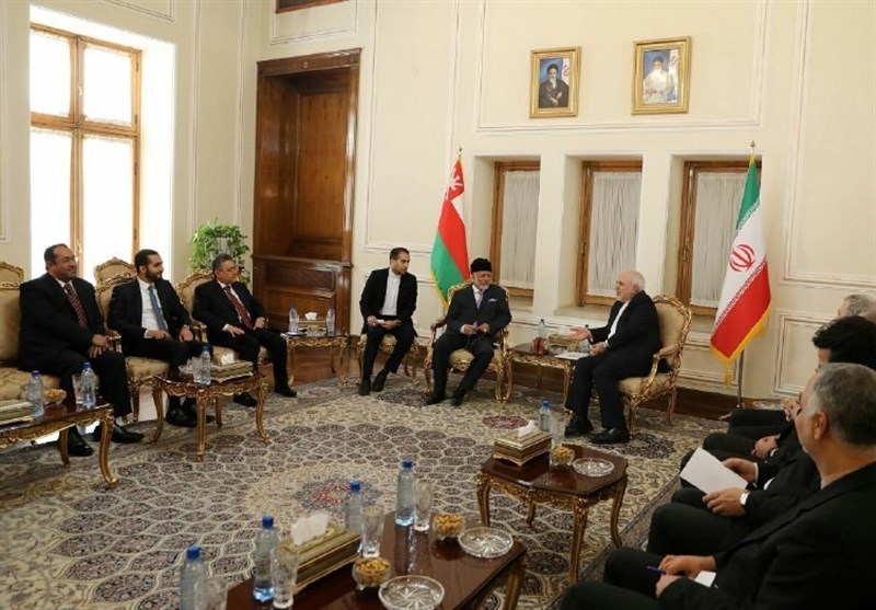 Iranian, Omani Top Diplomats Discuss Closer Cooperation
