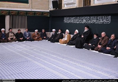بحضور قائد الثورة..إقامة اللیلة الاولى من مجلس عزاء بمناسبة ذکرى استشهاد السیدة فاطمة الزهراء (ع)