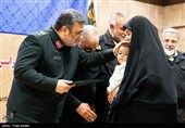 تقدیر از خانواده شهدا و جانبازان پلیس مبارزه با مواد مخدر 
