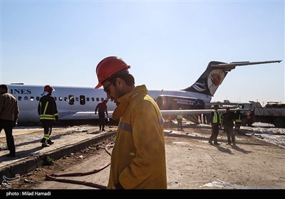 خروج هواپیمای مسافربری تهران - ماهشهر از باند فرودگاه (2)
