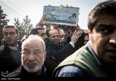 فردین معصومی عضو اسبق تیم ملی کشتی در مراسم تشییع و خاکسپاری شهید گمنام در خانه کشتی شهید صدرزاده 