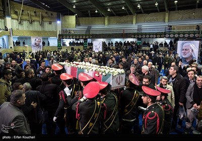 تشییع و خاکسپاری شهید گمنام در خانه کشتی شهید صدرزاده